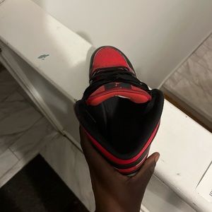 Jordan 1 Mid White Black Red